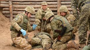 Контроль знань з теми "Надання домедичної допомоги в зоні тактичних умов"