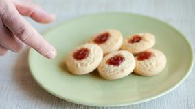 Can We Guess Your Favourite Biscuit? | HowStuffWorks