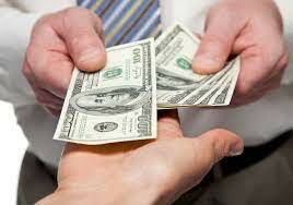 Benefits of Paying With Cash | Reader's Digest