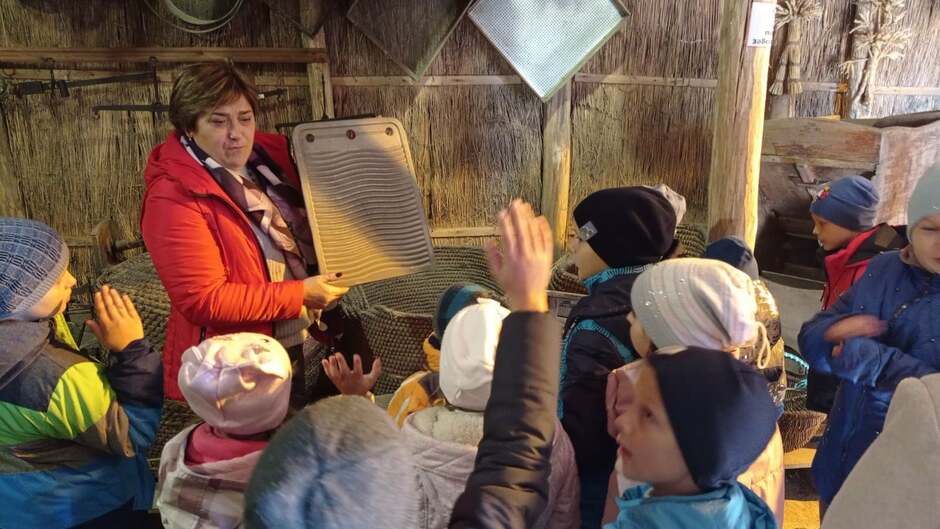 Возможно, это изображение (один или несколько человек и люди стоят)