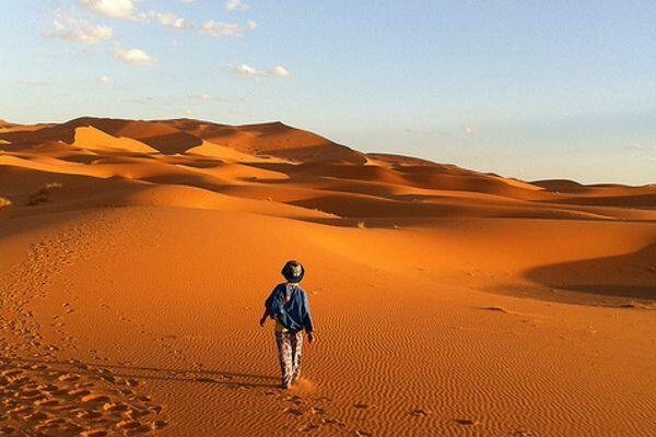 Pustynie w Maroku. Marokańska Sahara. Merzouga i Hassilabied