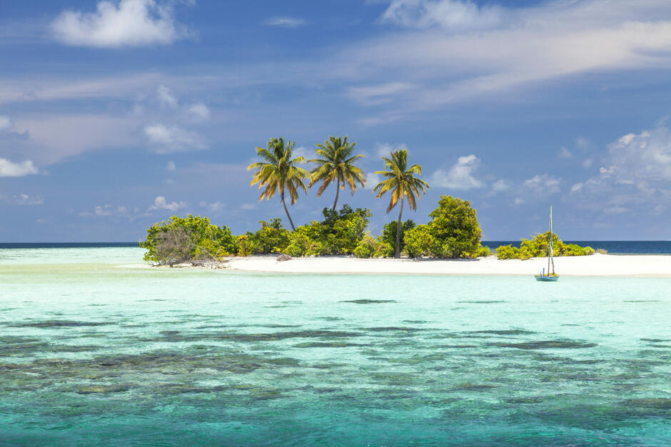 Desert island from dreams with lagoon in Maldives - Pure Islands - Discover Maldives