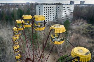 Атомний пил на підошвах. Чи безпечно їздити в Чорнобильську зону |  Громадське телебачення