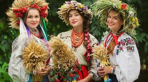 Презентація на тему  "Краса українського віночка"