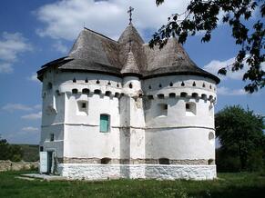 Покровська церква-замок, Сутківці — фото, опис, адреса