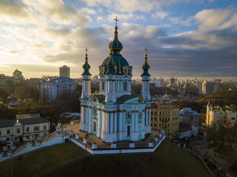 0300uzqs-6074-940x705.jpg