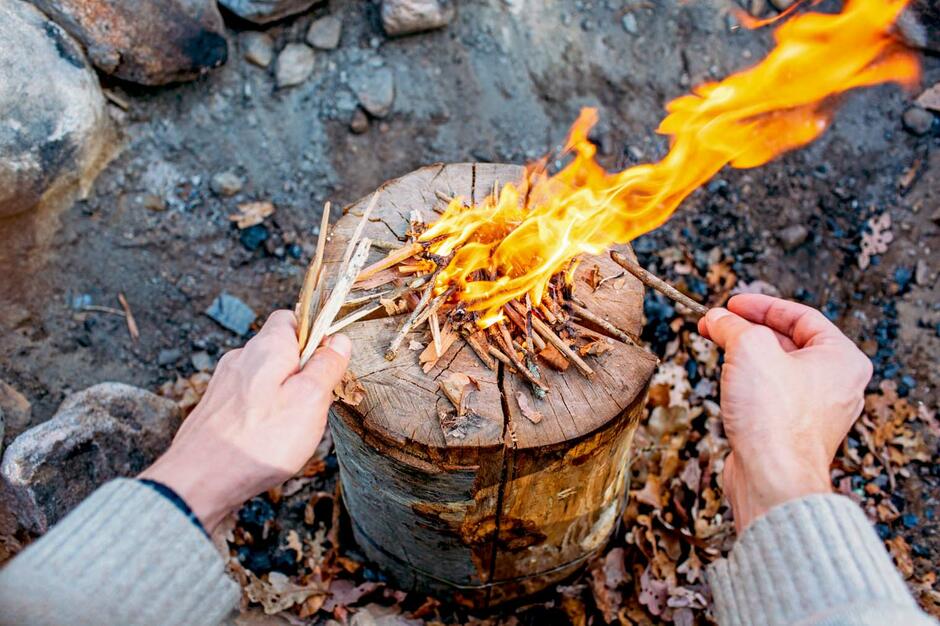 How to Make a Swedish Fire Log - Fresh Off The Grid
