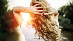 Easy Step-by-Step Wavy Hair Routine + Products [2021] - Jolly Slice