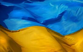 Запоріжсталь" встановила національний прапор України на найвищій точці над р. Дніпро, в Черкаській області відкрили арт-об'єкт "Серце України"