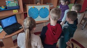 Проєктне заняття(дитина в сенсорно-пізнавальнольному просторі, природний світ)   «Мандрівка за маршрутом Земля – Космос»