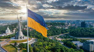 Розробка першого уроку у початкових класах на тему "Ми українці: честь і слава нескореним!" + презентація