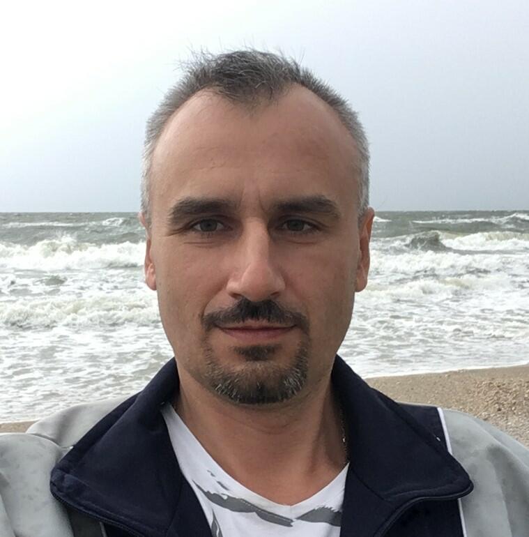 Репетитор Олександр Вікторович .