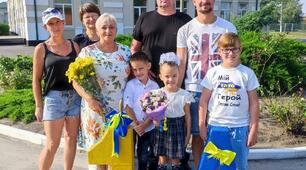 Ми українці: честь і слава незламним! 