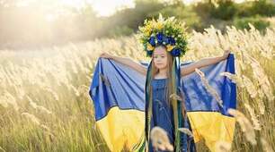 Готуємось до першого уроку! Невеличкий помічничок!  Єдність народу! Діти - дзеркало дорослих!