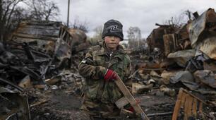 Захист життя під час обстрілів, бомбардувань. Шляхи і правила евакуації. Вибір надійного укриття. Як діяти під час завалів.
