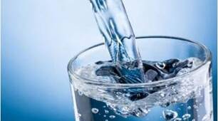 Презентація до уроку "Будова молекули води, поняття про водневий зв’язок. Розчинність речовин, її залежність від різних чинників. Насичені й ненасичені, концентровані й розведені розчини"