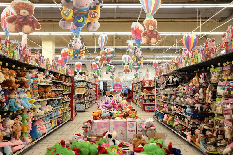 Toy store editorial photo. Image of lifestyle, people - 48104411