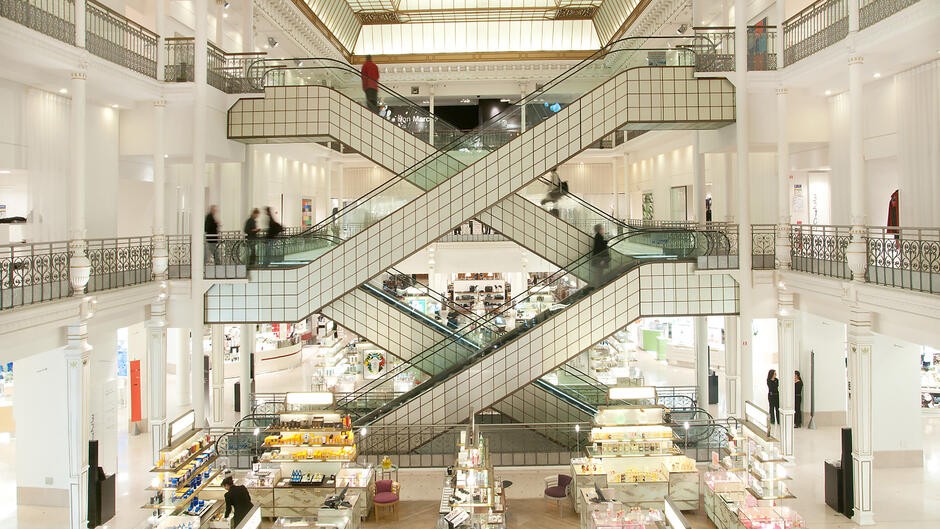 Le Bon Marché: World's oldest department store revolutionized shopping | CNN Travel