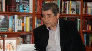 Література рідного краю. Презентація "Михайло Каменюк"